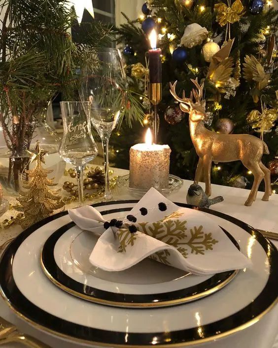 χρυσά-διακοσμητικά-στο-γιορτινό τραπέζι-την-Πρωτοχρονιά-ιδέες- χρυσά-διακοσμητικά-στο-γιορτινό τραπέζι-την-Πρωτοχρονιά-ιδέες-