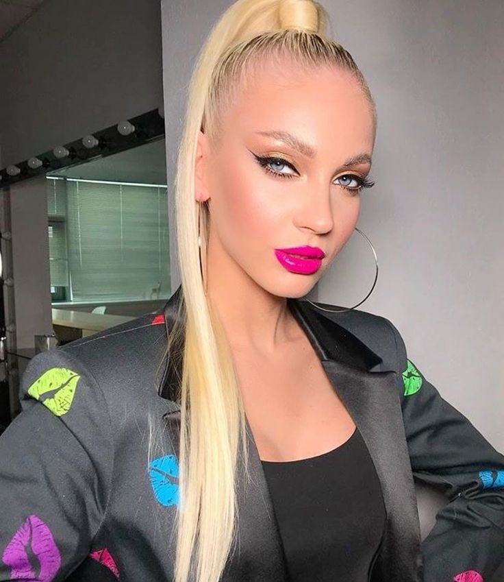 ψηλή-ponytail αλογοουρά-σε-ίσια μαλλιά-ιδέες- ψηλή-ponytail αλογοουρά-σε-ίσια μαλλιά-ιδέες-