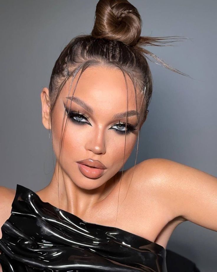 ψηλός-κότσος-με-τουφάκια-ιδέες- ψηλός-κότσος-με-τουφάκια-ιδέες-