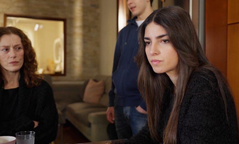 Η Γη της Ελιάς : Η Αριάδνη ανακοινώνει τα άσχημα νέα στη Βασιλική