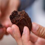 Μελομακάρονα με σοκολατένια ζύμη