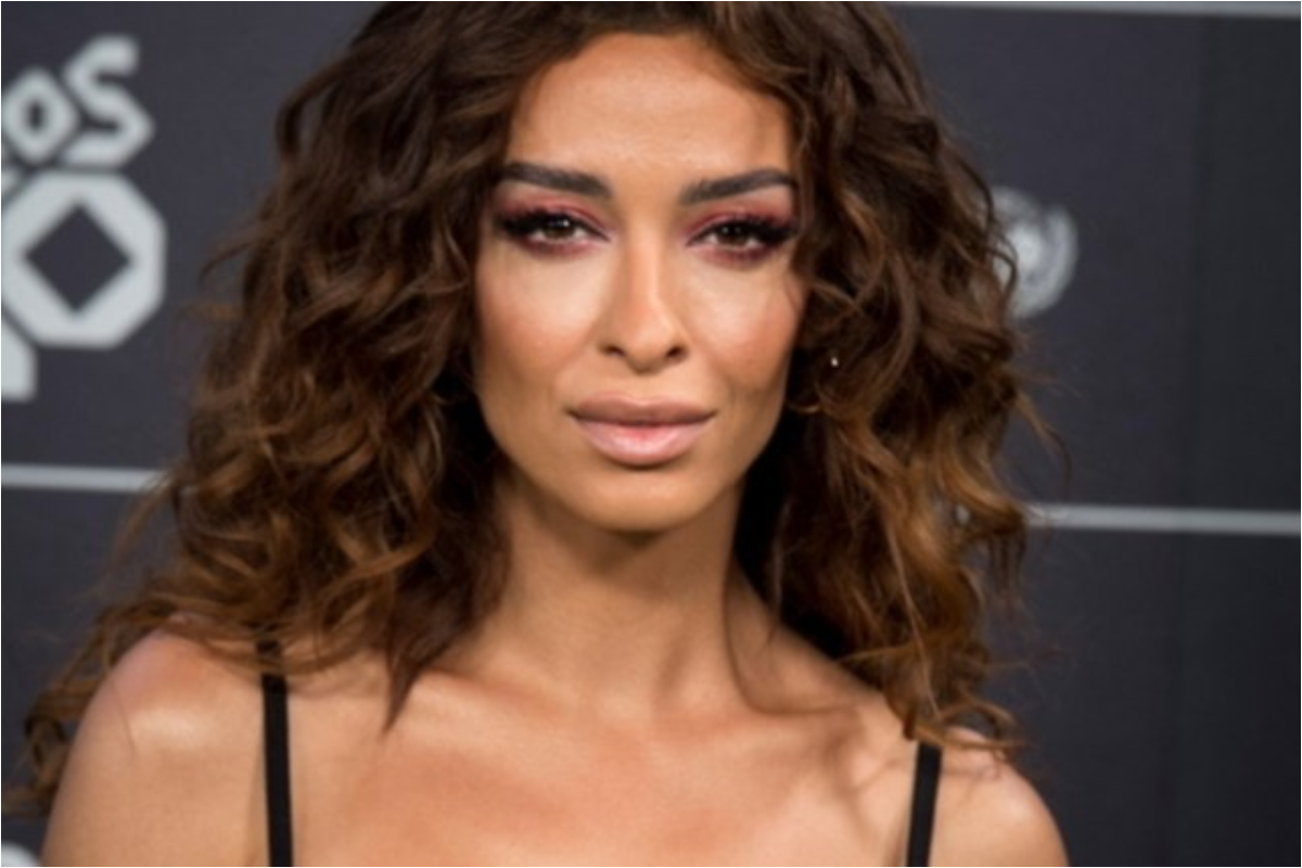 Aτύχημα για την Ελένη Φουρέιρα λίγο πριν ανέβει στη σκηνή – «Ωραία μάς μπήκε το 2025»