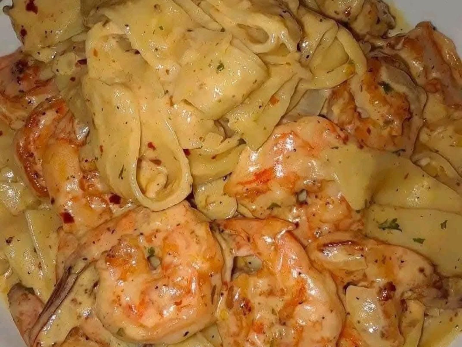 Γαρίδες-με-Fettuccine-και παρμεζάνα-συνταγή- Γαρίδες-με-Fettuccine-και παρμεζάνα-συνταγή-