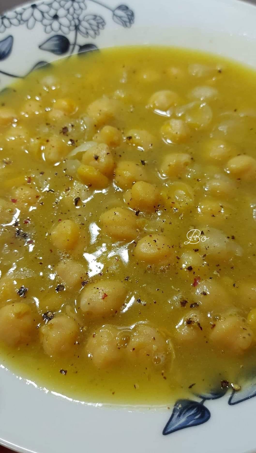 Σούπα-ρεβίθια-με-το-μυστικό-να-είναι-χυλωμένα-συνταγή- Σούπα-ρεβίθια-με-το-μυστικό-να-είναι-χυλωμένα-συνταγή-