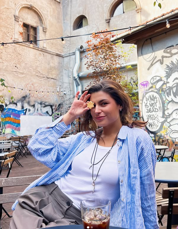 Δανάη Παππά-γούνινο-πανωφόρι-street style-outfit-instagram- Δανάη Παππά-γούνινο-πανωφόρι-street style-outfit-instagram-