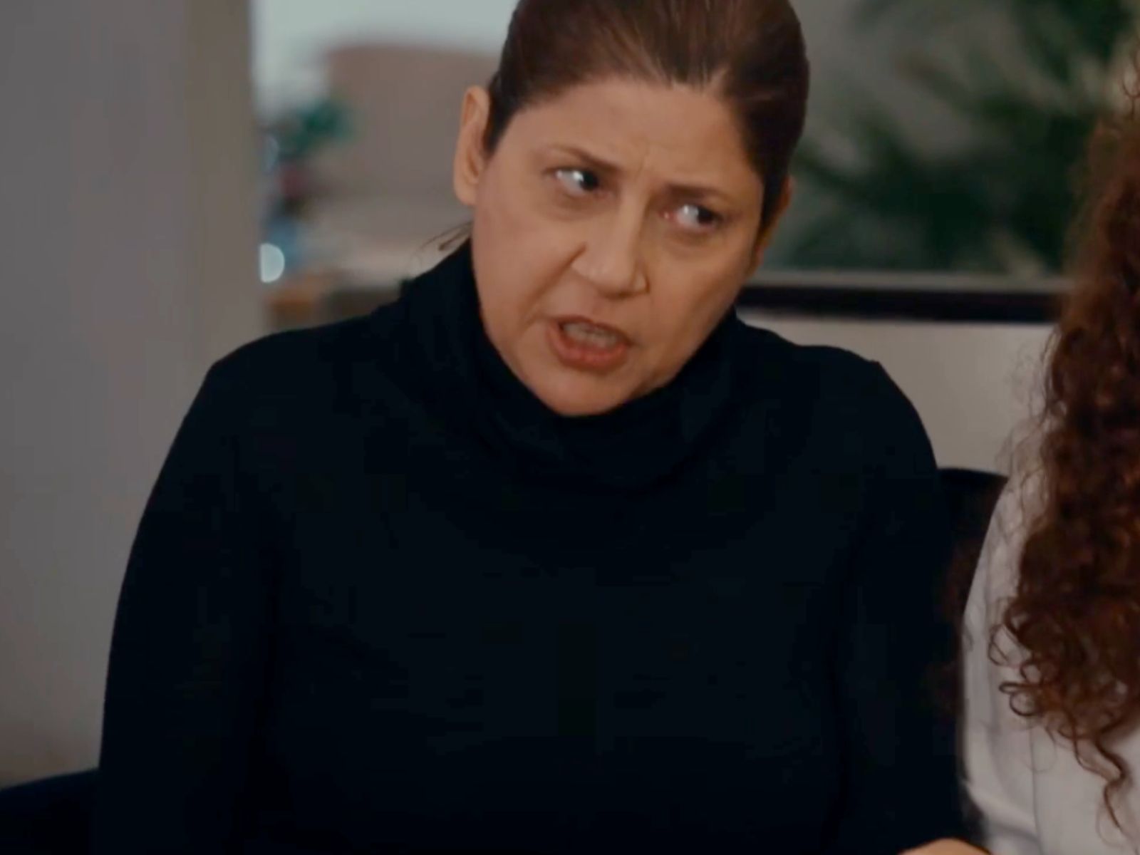 Η Γη της Ελιάς : Παντρεύεται Αποστόλης και Αναστασία με κουμπάρο τον Μιχάλη