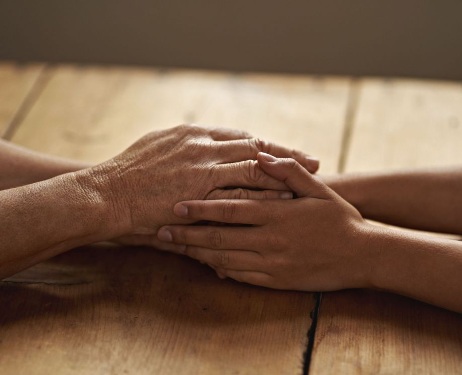 Το-να-κρίνουμε-τους-γονείς-μας-τελικά-πονά-πολύ