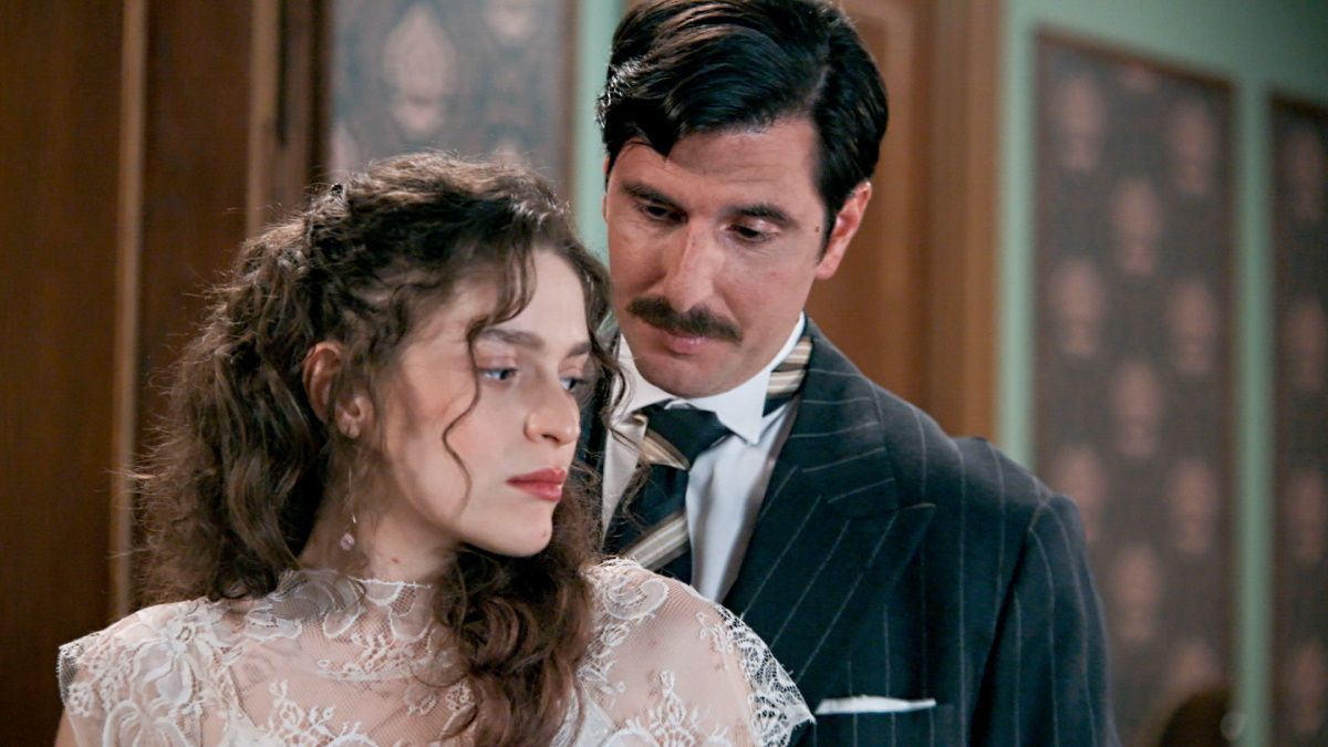 Grand Hotel : Ο Ρήγας είναι δίγαμός- Η Αλίκη το μαθαίνει και προσπαθεί να ακυρώσει το γάμο