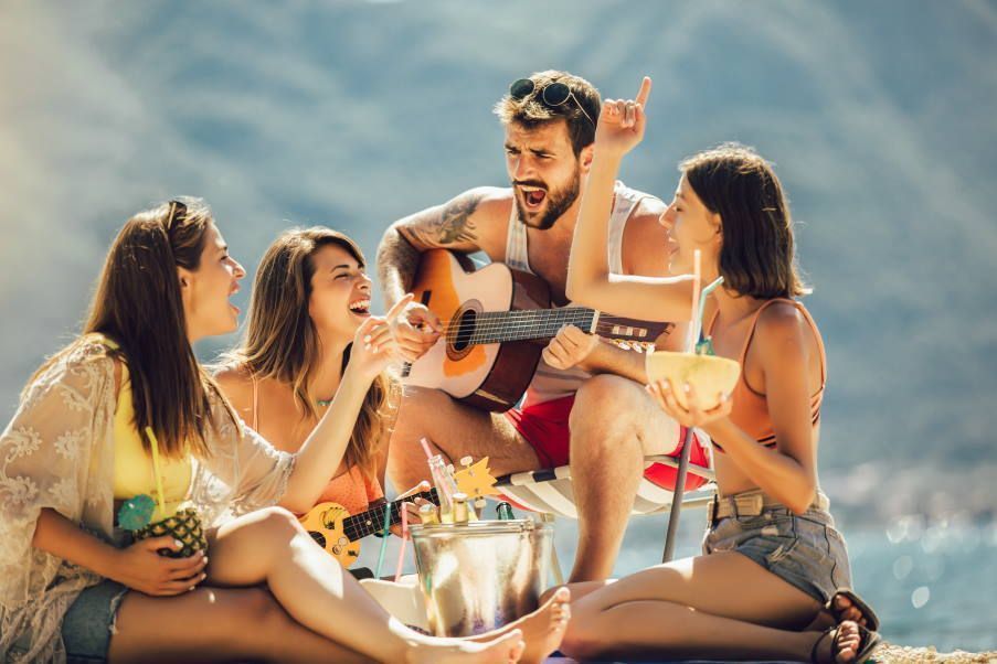 οι-φίλοι-είναι-το-καταφύγιό-μας- οι-φίλοι-είναι-το-καταφύγιό-μας-