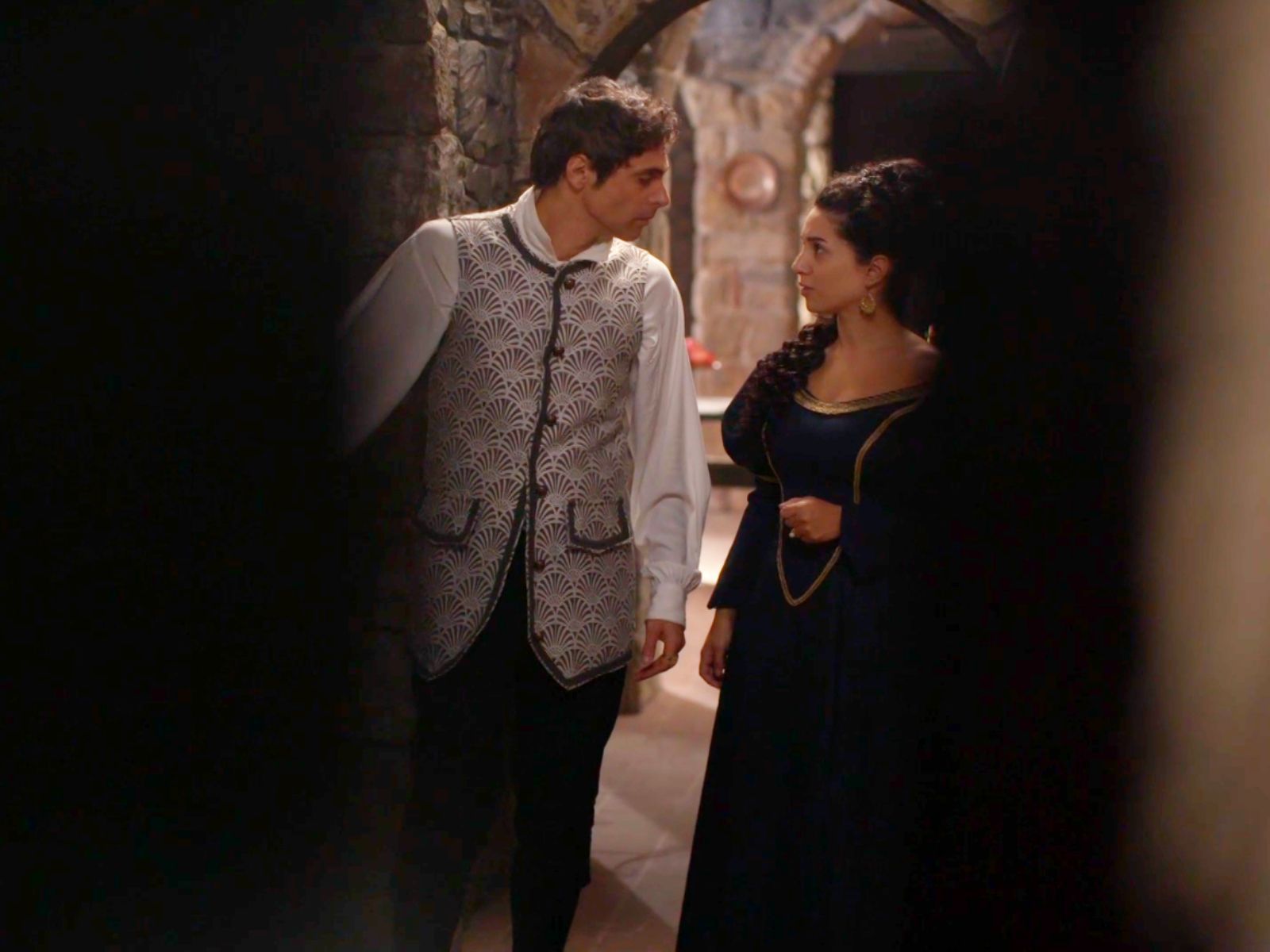 Η Μάγισσα : Ο Σίλβιο ακυρώνει την Πανδώρα και εκείνη τα χάνει