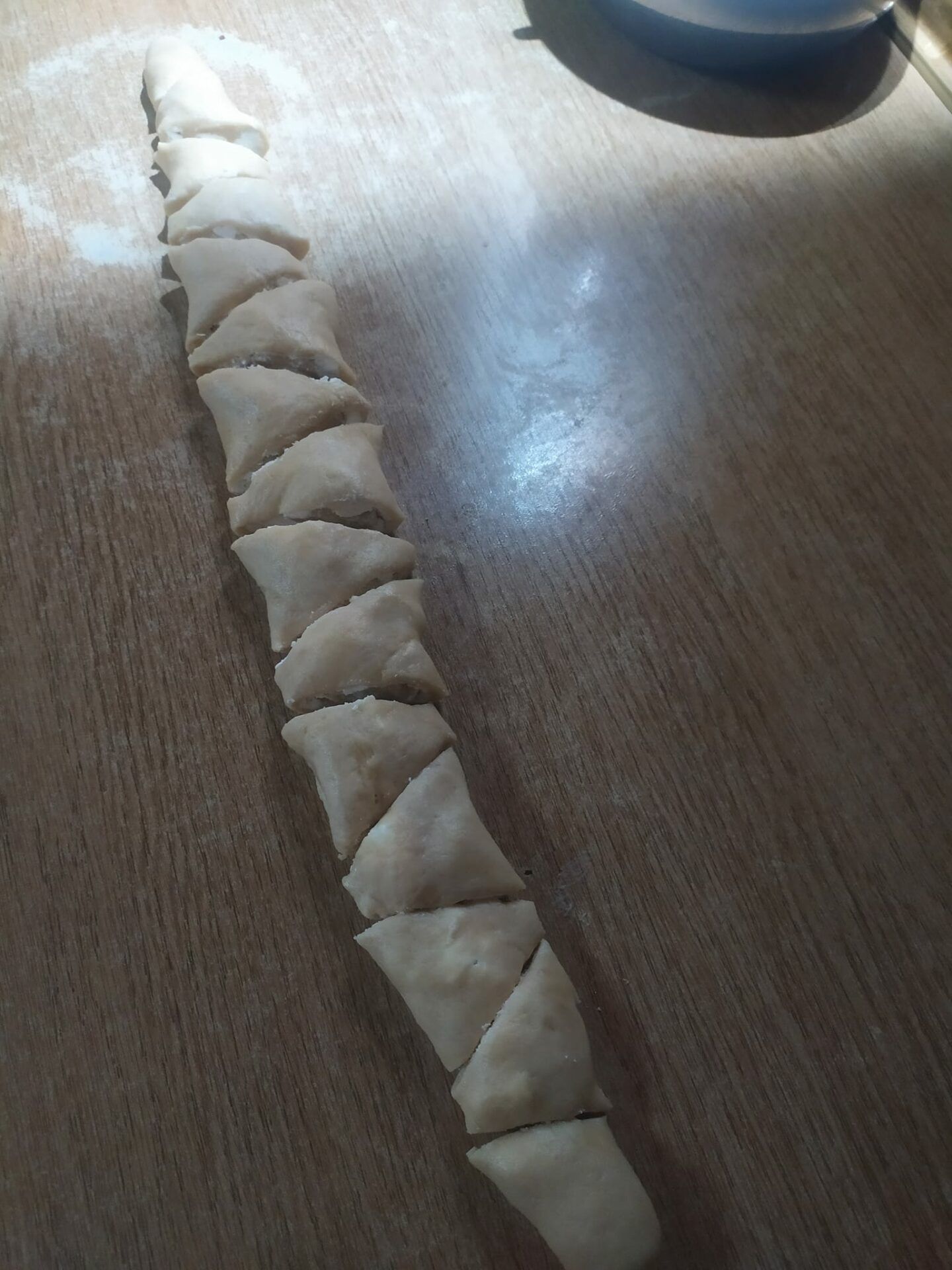 τυροπιτάκια-τριγωνάκια-με-σουσάμι-συνταγή-