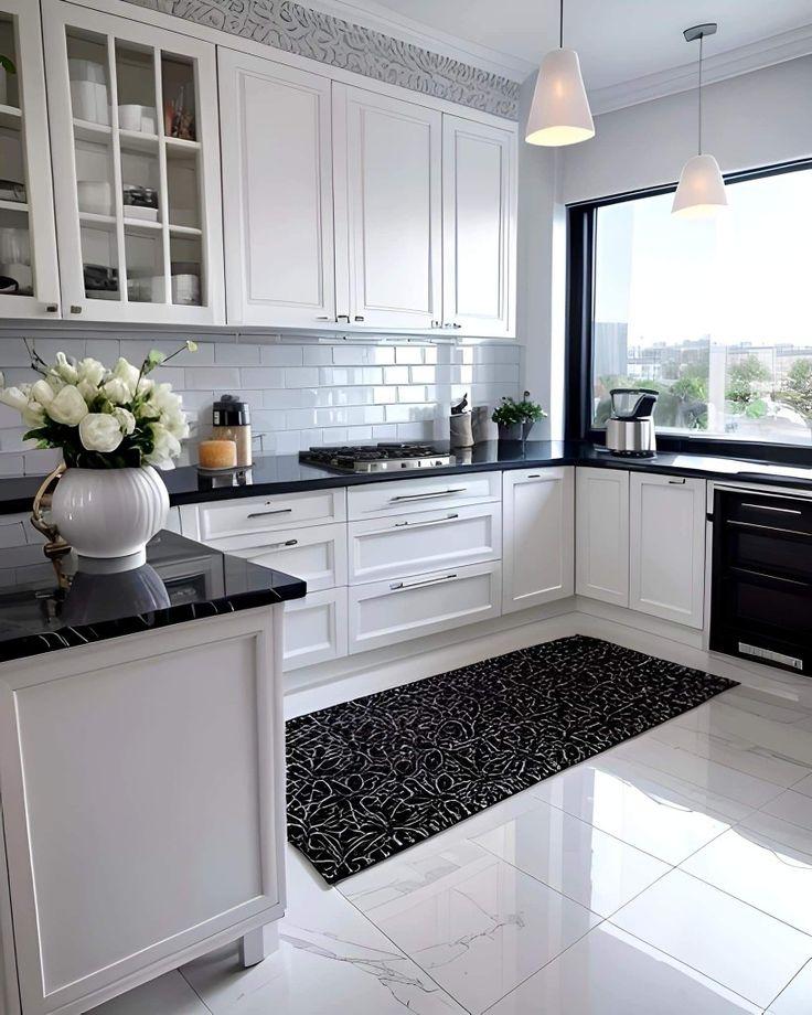 Λευκή-κουζίνα-με-μαύρο-και-inox Λευκή-κουζίνα-με-μαύρο-και-inox