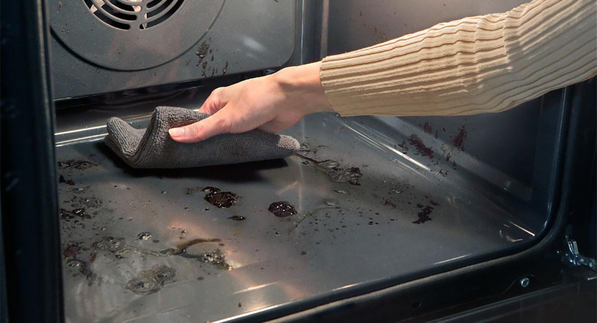 Άσχημες-μυρωδιές-στον-φούρνο-διώξτε-τες-με-3-φυσικά-καθαριστικά Άσχημες-μυρωδιές-στον-φούρνο-διώξτε-τες-με-3-φυσικά-καθαριστικά