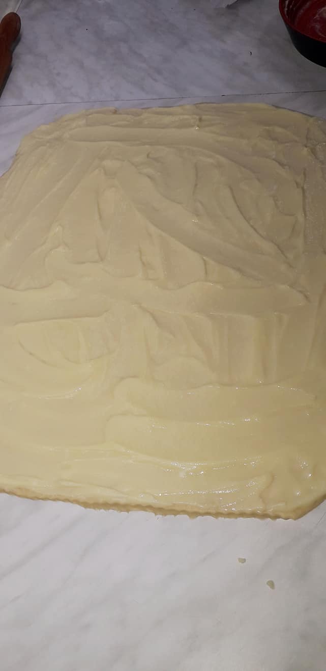 Αφράτα-γεμιστά ρολάκια-με-κρέμα βανίλια-συνταγή-