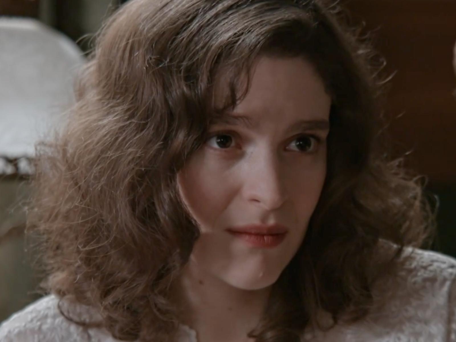 Grand Hotel: Σε ένα φιλμ γάμου αποκαλύπτεται ένας μυστηριώδης άνδρας