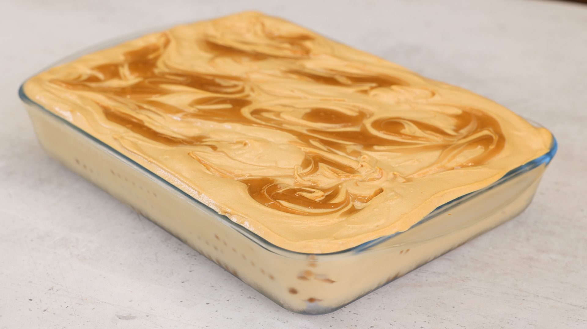 Εύκολο-μπισκοτόγλυκο-με καραμέλα-συνταγή-