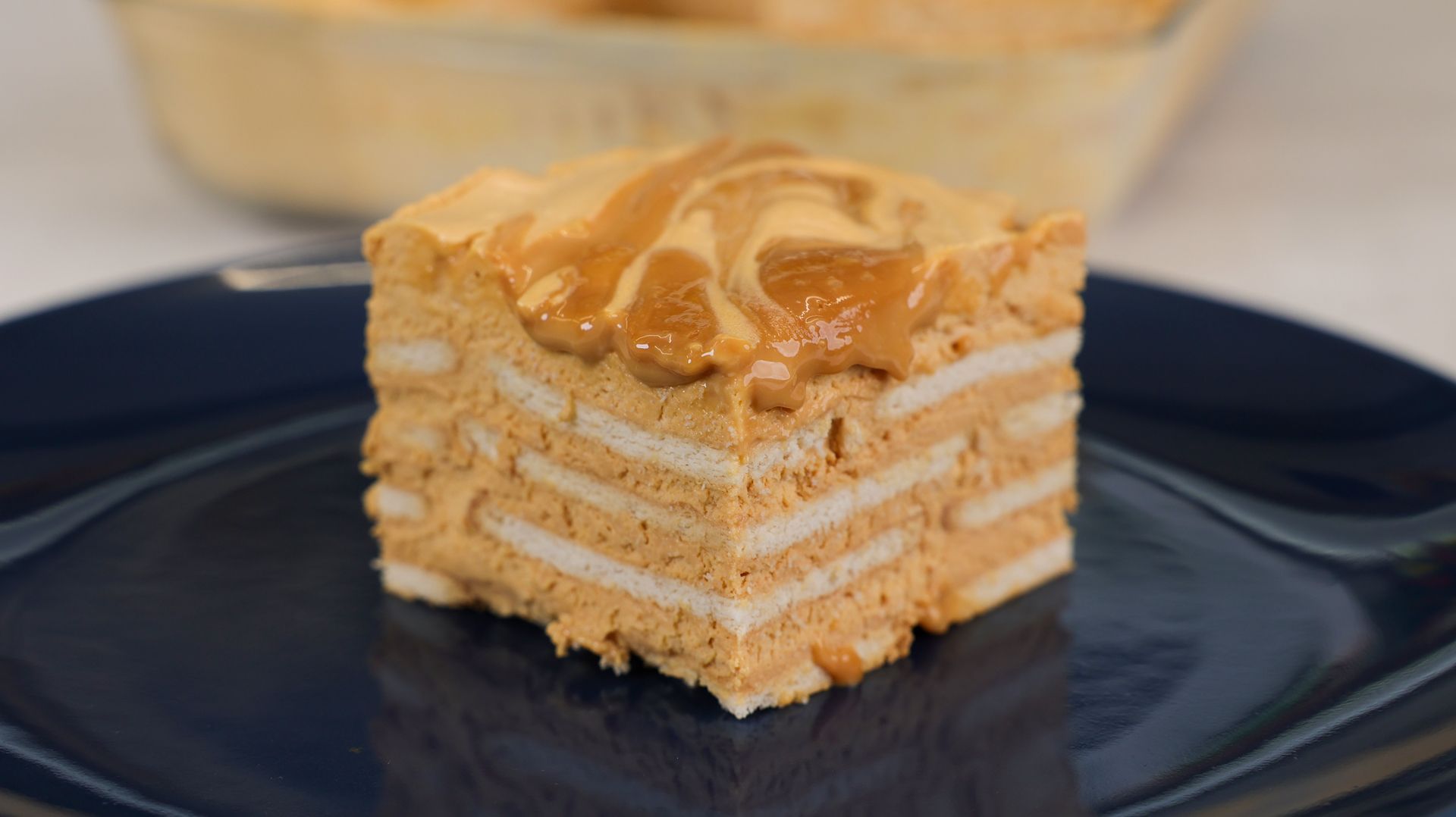 Εύκολο-μπισκοτόγλυκο-με καραμέλα-συνταγή-