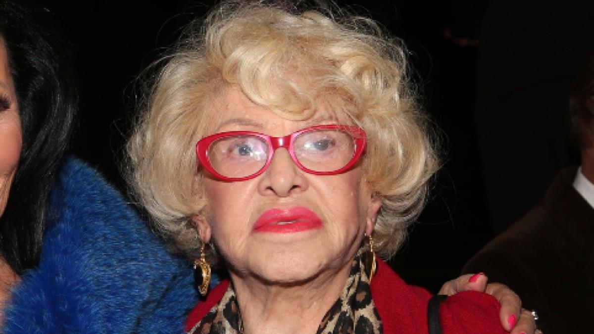 Καίτη Γκρέυ –  Η διαθήκη της :  Τι περιλαμβάνει και ποιοι είναι οι δικαιούχοι – Βίντεο