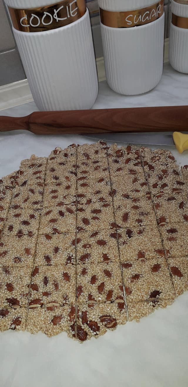 Παστέλι-με σουσάμι-και αμύγδαλα-συνταγή-