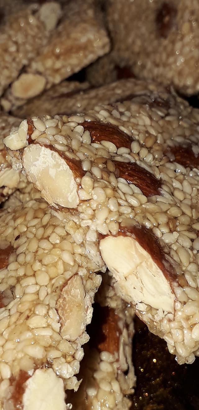 Παστέλι-με σουσάμι-και αμύγδαλα-συνταγή-