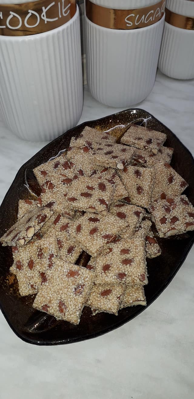 Παστέλι-με σουσάμι-και αμύγδαλα-συνταγή-