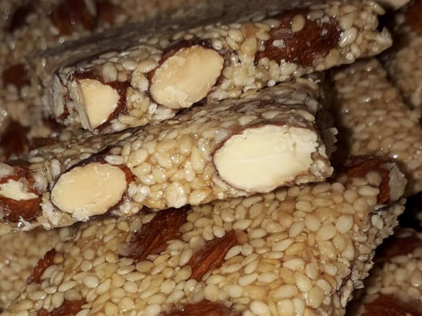 Παστέλι-με σουσάμι-και αμύγδαλα-συνταγή-