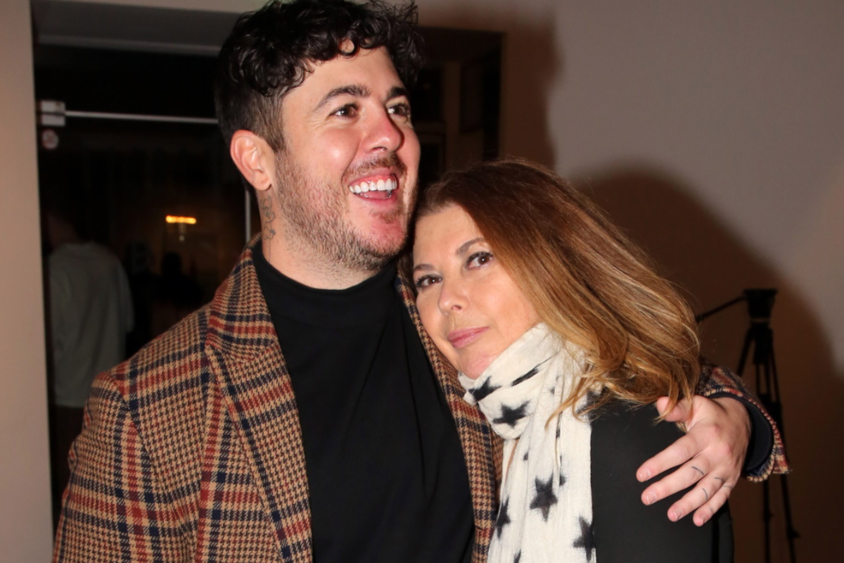 Σοφία Αλιμπέρτη: Το αγαπησιάρικο βίντεο με τον γιο της Μιχαήλ μωρό και εκείνη να του τραγουδάει