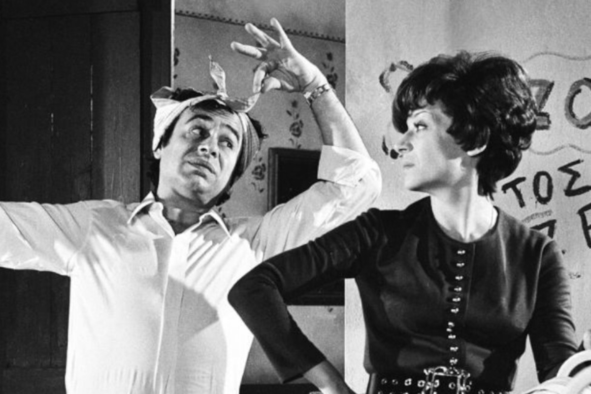 Η ιστορία του μελαγχολικού ζεν πρεμιέ του Ελληνικού Κινηματογράφου που όλη του τη ζωή έψαχνε να βρει τον πατέρα του