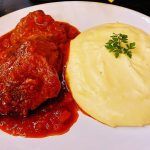 Μοσχάρι-κοκκινιστό-με πουρέ-της γιαγιάς-συνταγή-