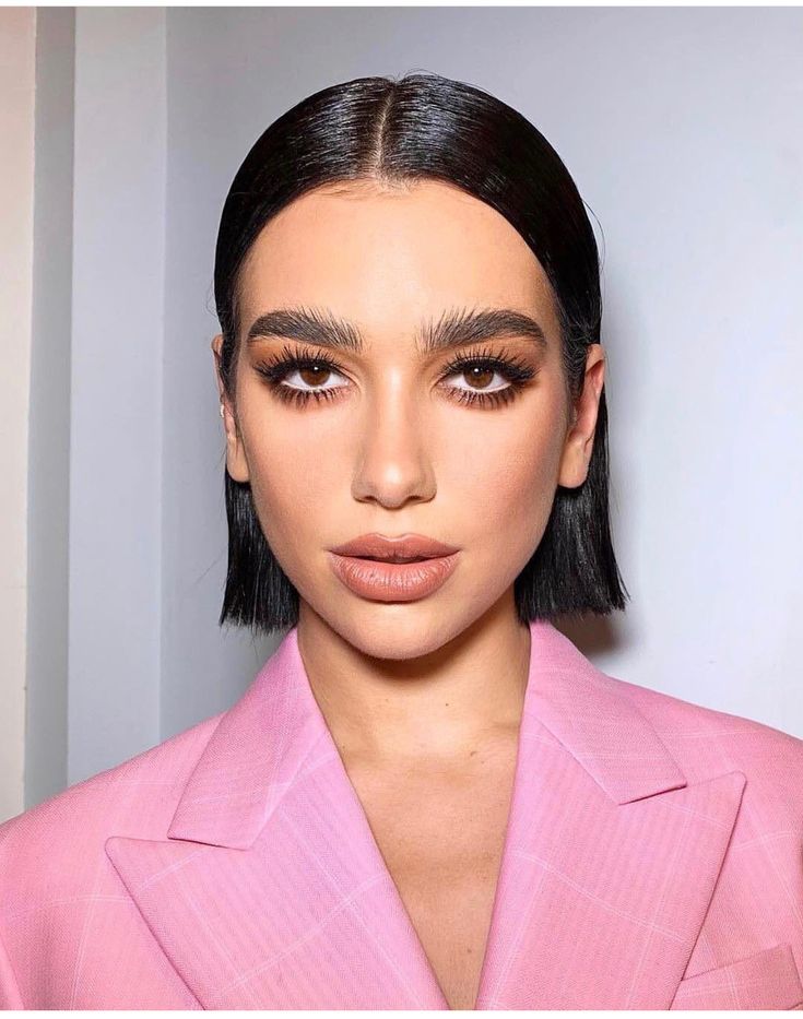 κοντό-αυστηρό-καρέ-με-χωρίστρα-ιδέες-