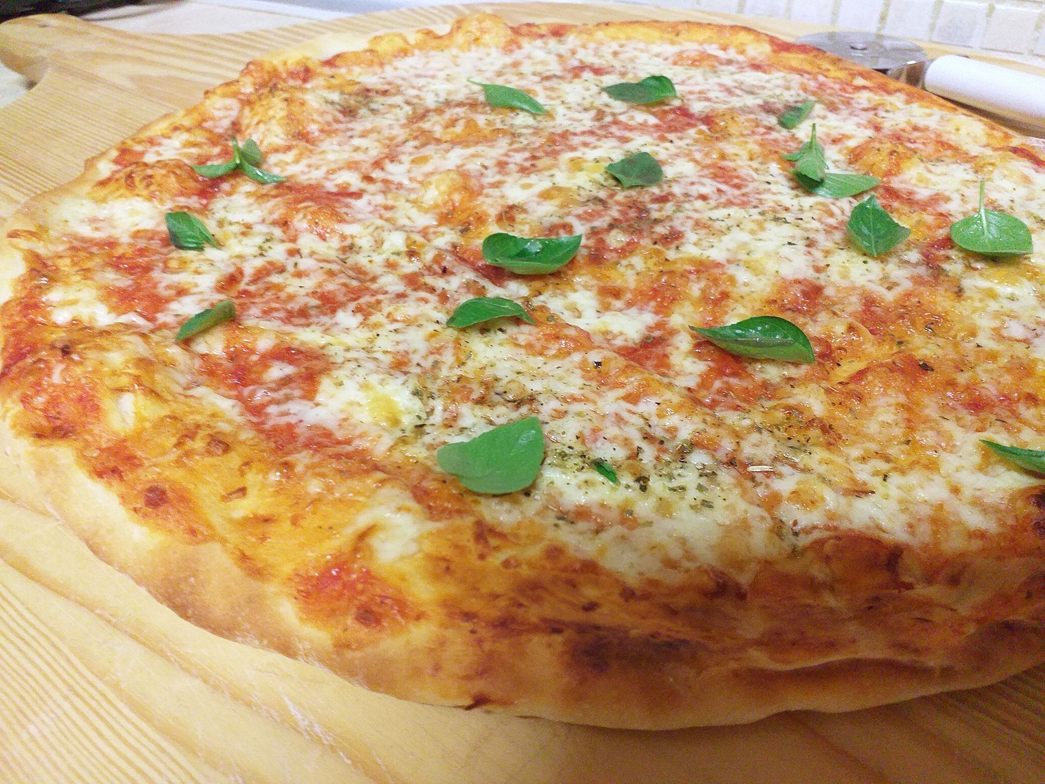 Πίτσα-μαργαρίτα-με λεπτή ζύμη-συνταγή- Πίτσα-μαργαρίτα-με λεπτή ζύμη-συνταγή-