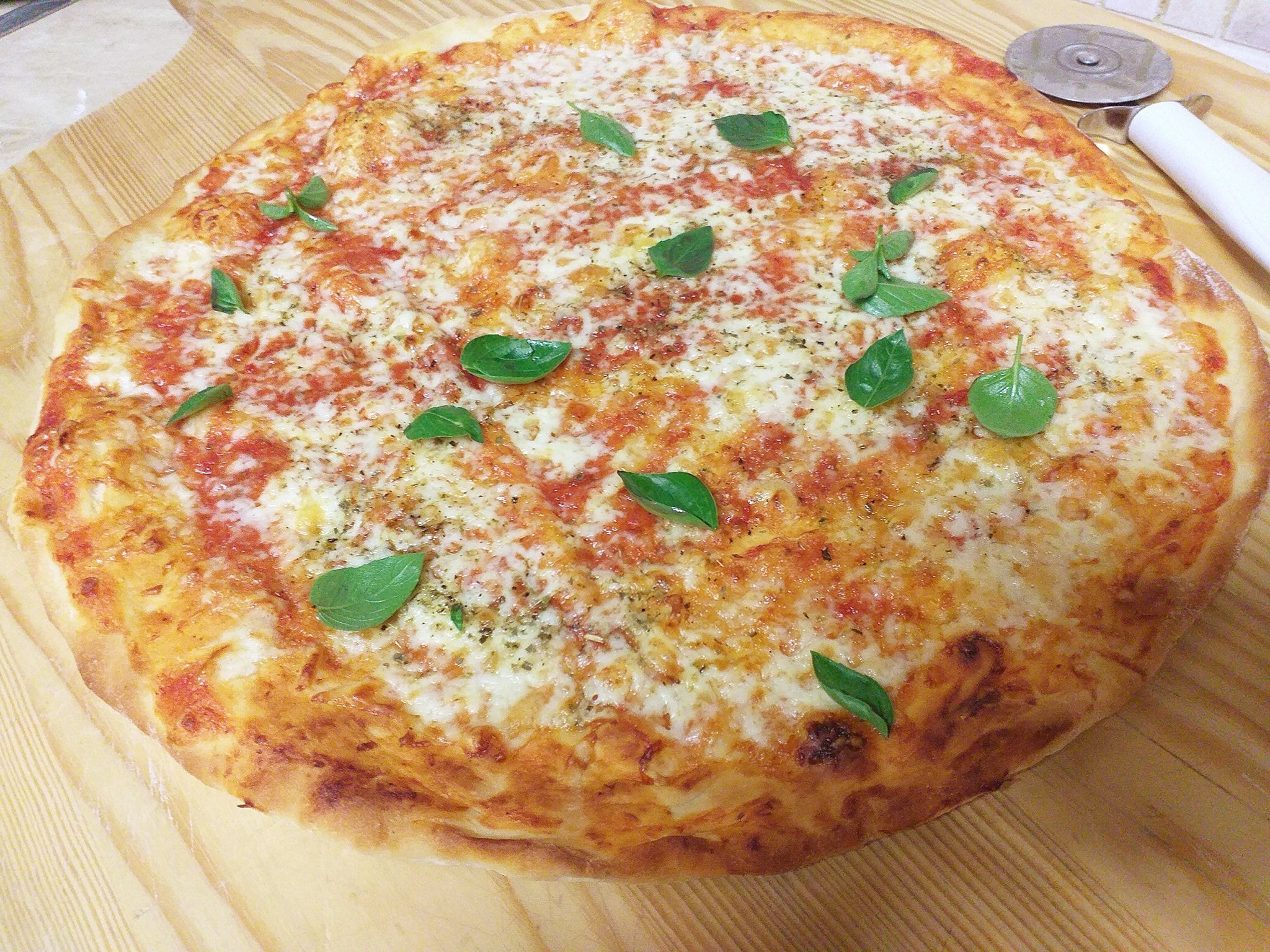 Πίτσα-μαργαρίτα-με λεπτή ζύμη-συνταγή- Πίτσα-μαργαρίτα-με λεπτή ζύμη-συνταγή-