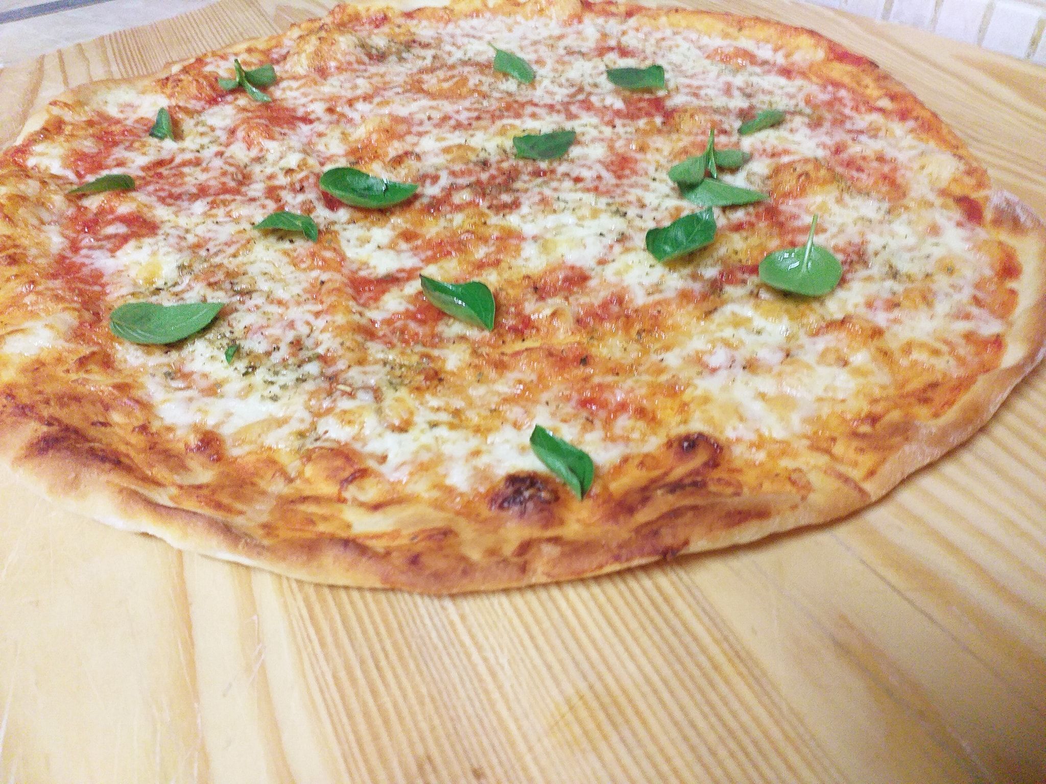 Πίτσα-μαργαρίτα-με λεπτή ζύμη-συνταγή- Πίτσα-μαργαρίτα-με λεπτή ζύμη-συνταγή-