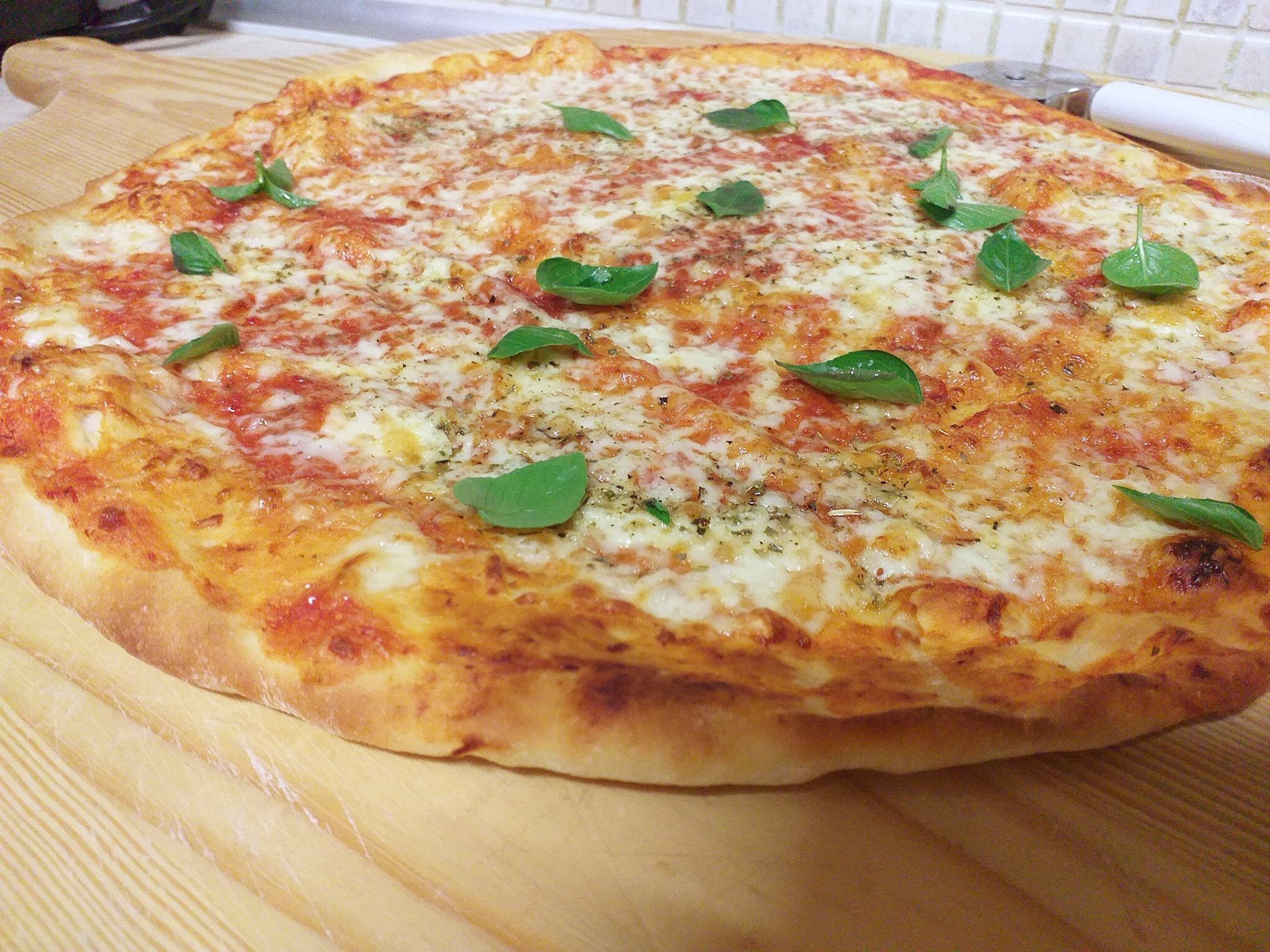 Πίτσα-μαργαρίτα-με λεπτή ζύμη-συνταγή- Πίτσα-μαργαρίτα-με λεπτή ζύμη-συνταγή-