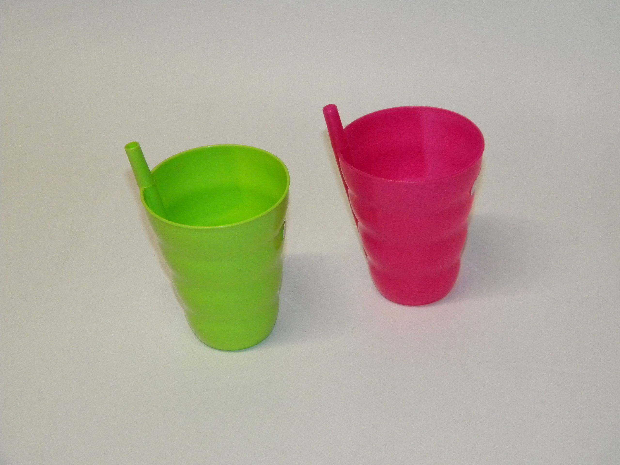 Αυτά τα ποτήρια νερού βλάπτουν την υγεία μας-Ποιο είναι το πιο υγιεινό υλικό