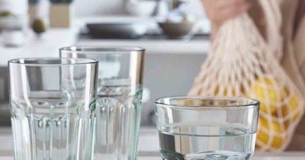 Αυτά τα ποτήρια νερού βλάπτουν την υγεία μας-Ποιο είναι το πιο υγιεινό υλικό