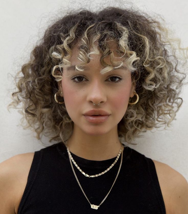 Curly Baroque Bob-με-αφέλειες-ιδέες-