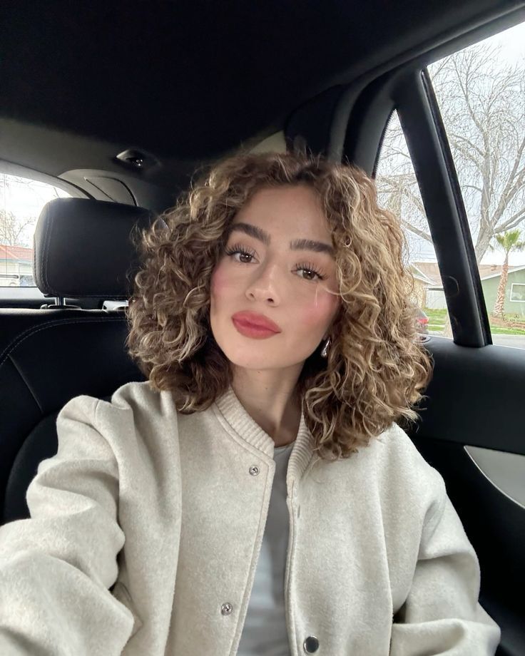 Curly Baroque Bob-σε-μακρύ καρέ-ιδέες-