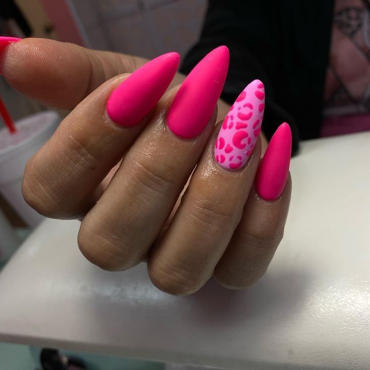 Bubblegum nails-σε-mat-με-φιλάκια-ιδέες- Bubblegum nails-σε-mat-με-φιλάκια-ιδέες-