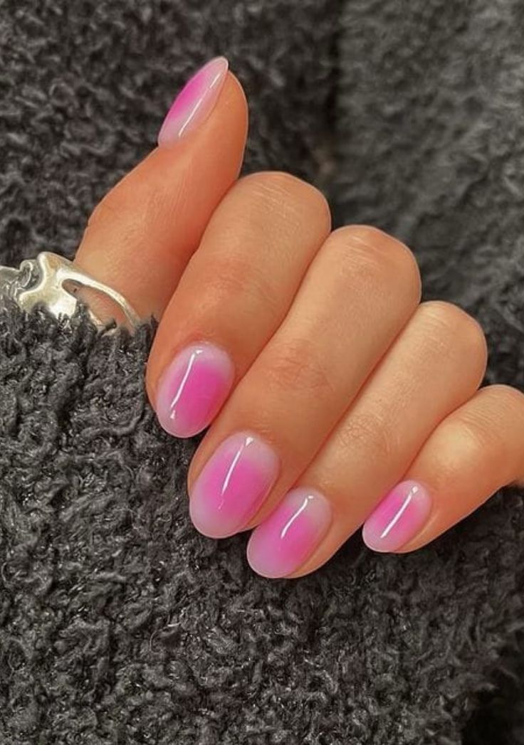 Bubblegum nails-σε-διχρωμία-ιδέες- Bubblegum nails-σε-διχρωμία-ιδέες-