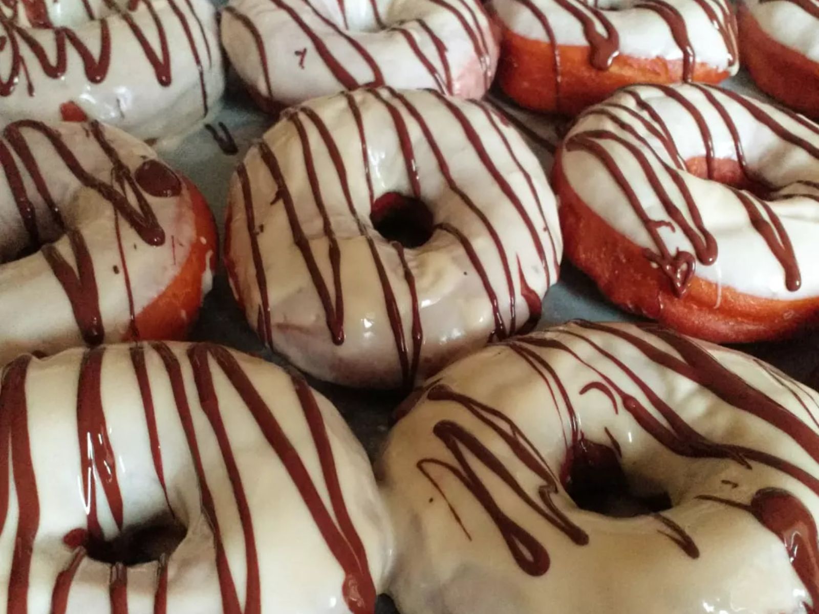 Donuts με λευκή σοκολάτα