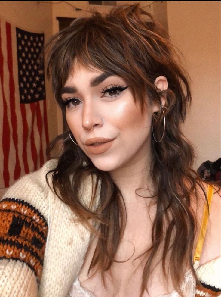 Layered Inverted Shag-σε-καστανά-μαλλιά-με-αφέλειες-ιδέες-