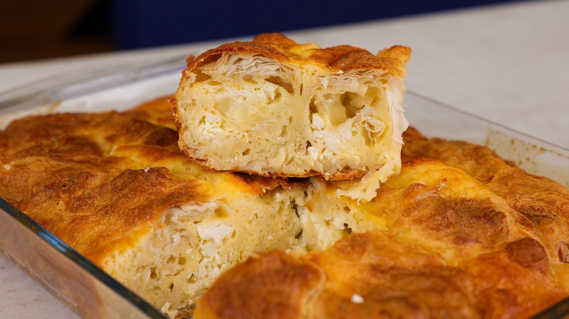 Εύκολη-τυρόπιτα-από τους-Foodaholics-συνταγή- Εύκολη-τυρόπιτα-από τους-Foodaholics-συνταγή-