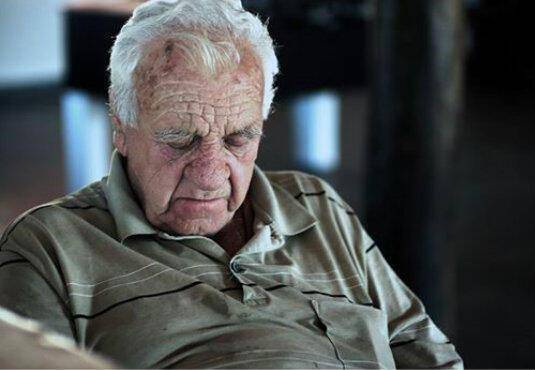 είχα-ανάγκη-από-έναν-μπαμπά-όχι-από-έναν-μπαμπούλα- είχα-ανάγκη-από-έναν-μπαμπά-όχι-από-έναν-μπαμπούλα-