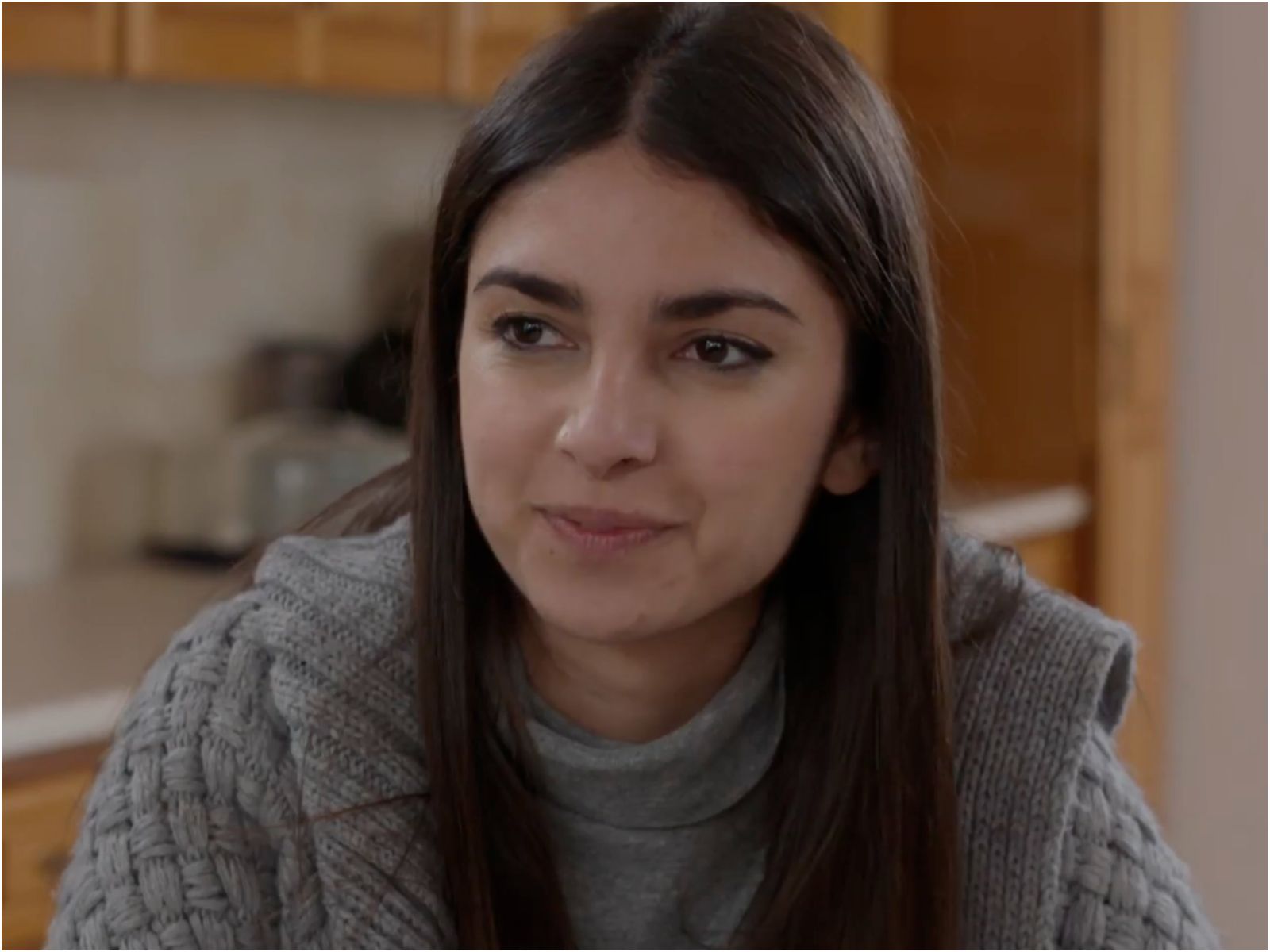 Η Γη της Ελιάς επόμενα επεισόδια Δ’ κύκλος : 82β, 83, 84, 85α, 85β, 86, 87