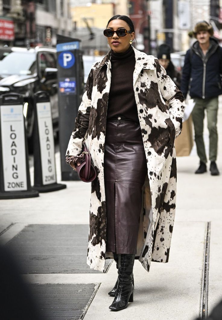 ιδέες-για-γυναικείο ντύσιμο-με-cow print-τάσεις 2025-