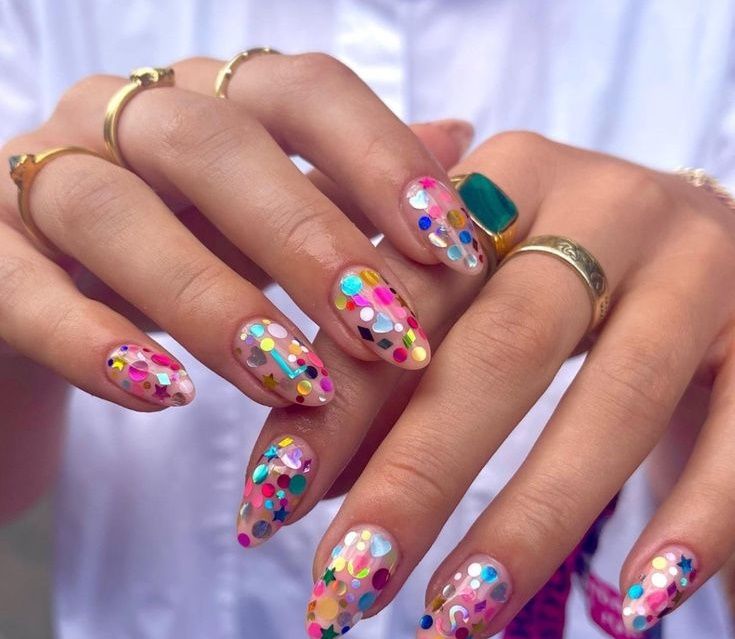 χαρτοπόλεμος-στα-αποκριάτικα νύχια-ιδέες-