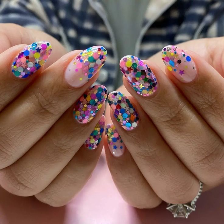 αποκριάτικα-σχέδια-στα-νύχια-ιδέες-Απόκριες 2025-