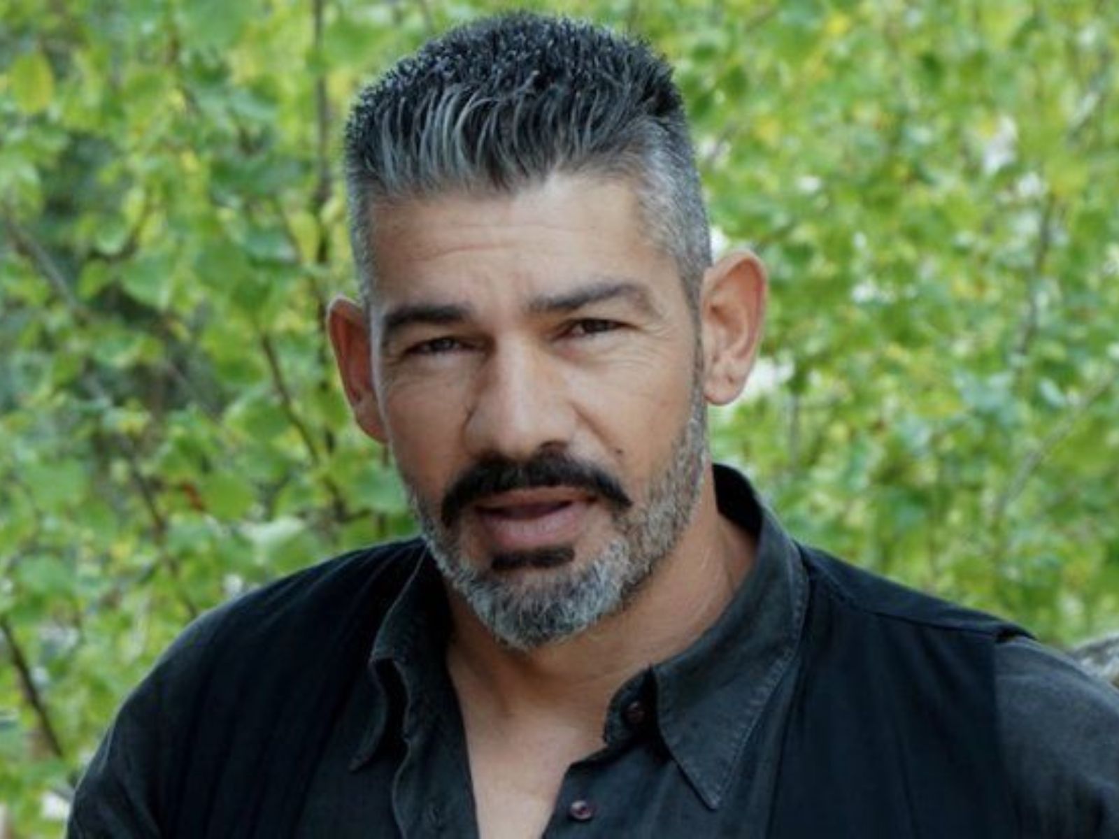 Πανίκος Πιλάλης-γενέθλια-έκπληξη-στη-Γη της Ελιάς-