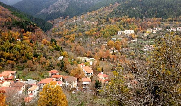 Ζαρούχλα: Το καταπράσινο χωριό της Πελοποννήσου 2 ώρες μακριά από την Αθήνα